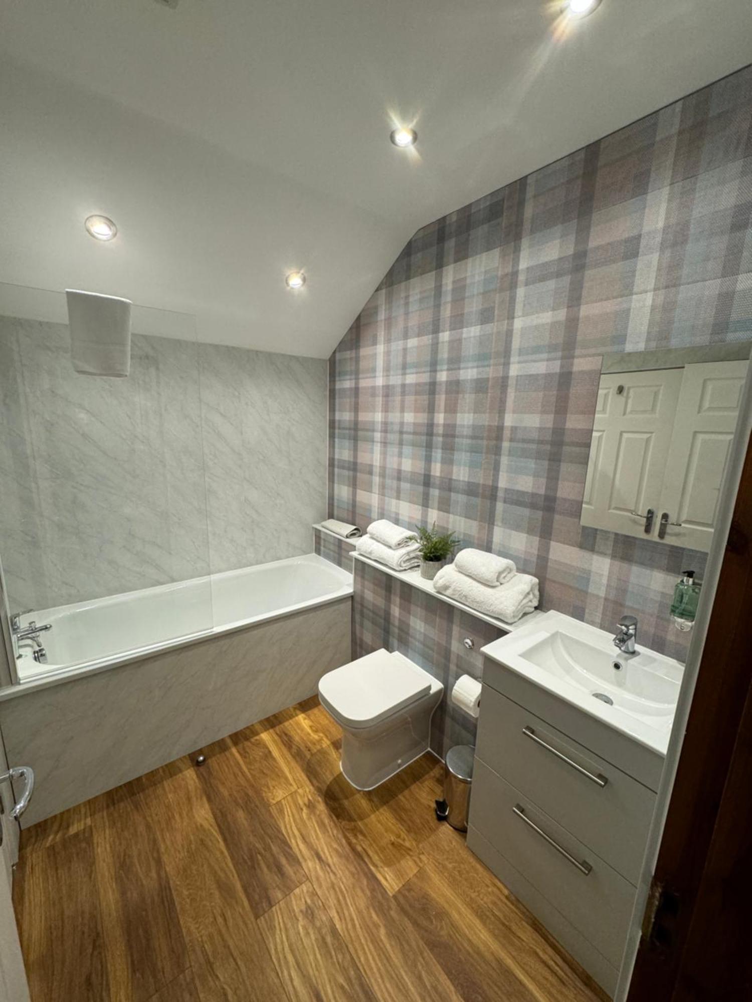 1 Sheraton Apartments Fort William Eksteriør billede